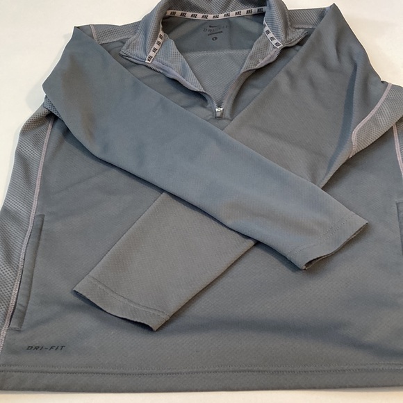 Nike- 3/4 zip jacket - men’s large - Picture 11 of 11